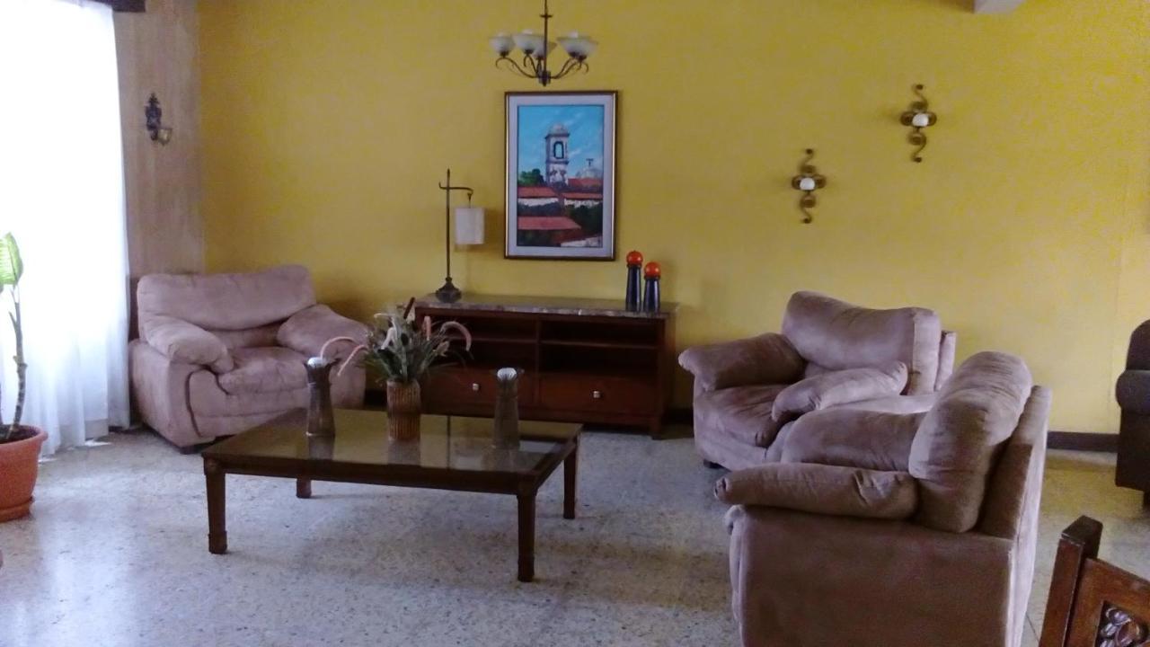 فندق Casa San Benito سان سلفادور المظهر الخارجي الصورة